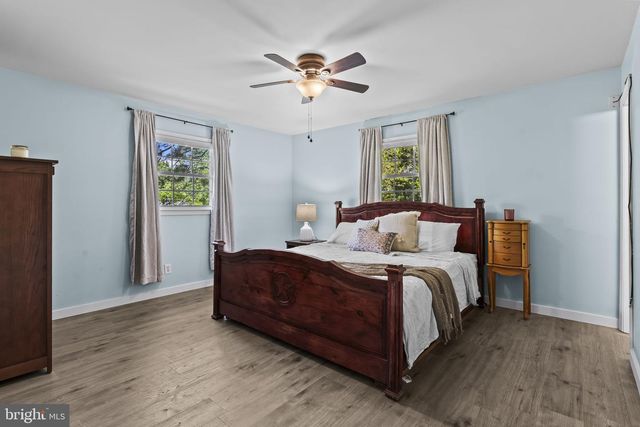 8221 HICKORY DR, King George, VA 22485