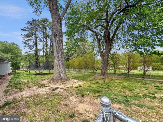 8221 HICKORY DR, King George, VA 22485