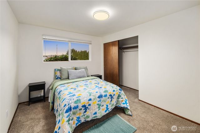 811 16Th Street NW, Puyallup, WA 98371