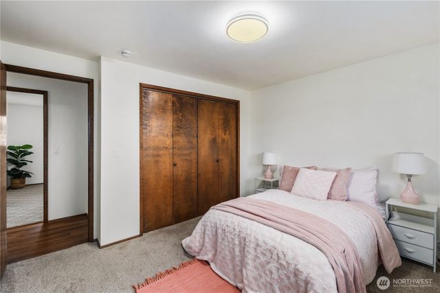 811 16Th Street NW, Puyallup, WA 98371