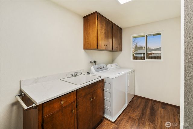 811 16Th Street NW, Puyallup, WA 98371