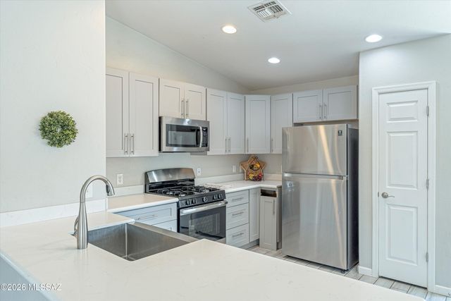 6443 W Elk Falls Way, Tucson, AZ 85757
