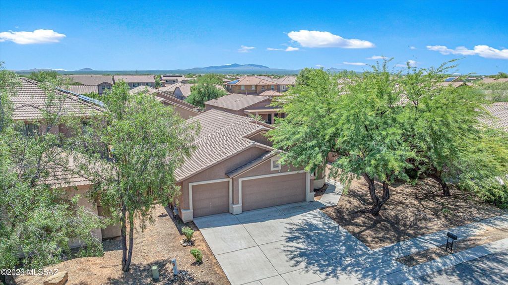 6443 W Elk Falls Way, Tucson, AZ 85757