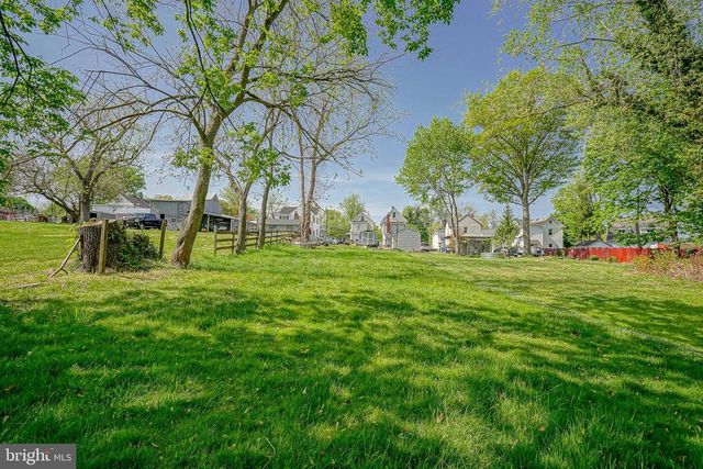 323 S MAIN ST, Woodstown, NJ 08098