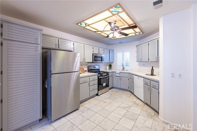 72 Vassar Aisle, Irvine, CA 92612