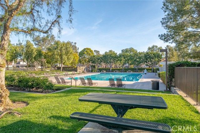 72 Vassar Aisle, Irvine, CA 92612