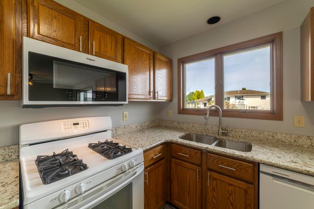11712 S Magoun Drive, St. John, IN 46373