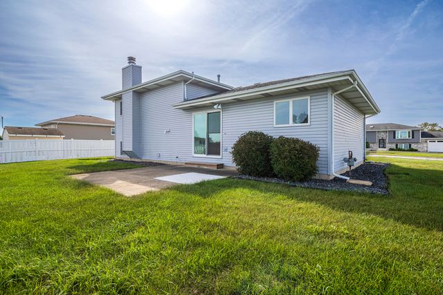 11712 S Magoun Drive, St. John, IN 46373