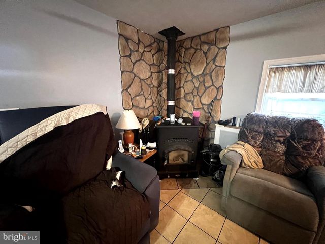 83 HARDWOOD DR, Mathias, WV 26812