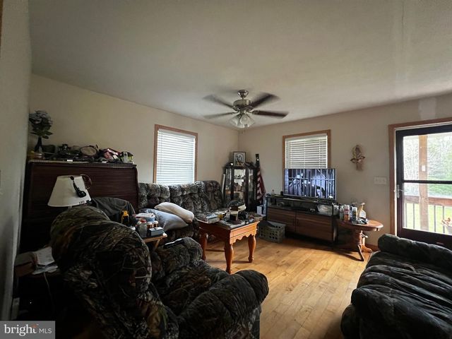 83 HARDWOOD DR, Mathias, WV 26812