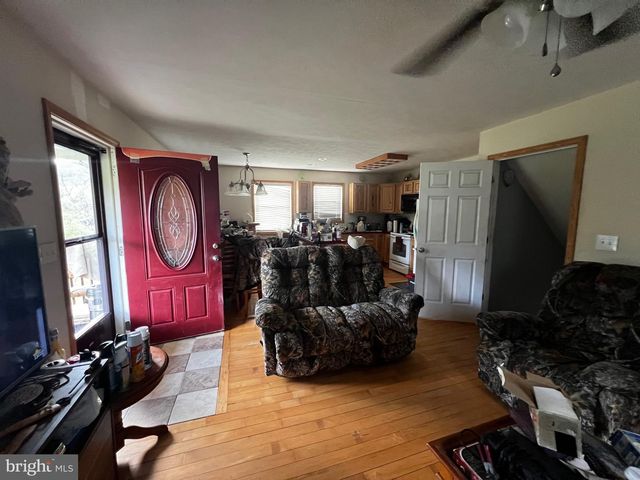 83 HARDWOOD DR, Mathias, WV 26812