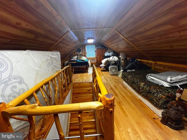 83 HARDWOOD DR, Mathias, WV 26812
