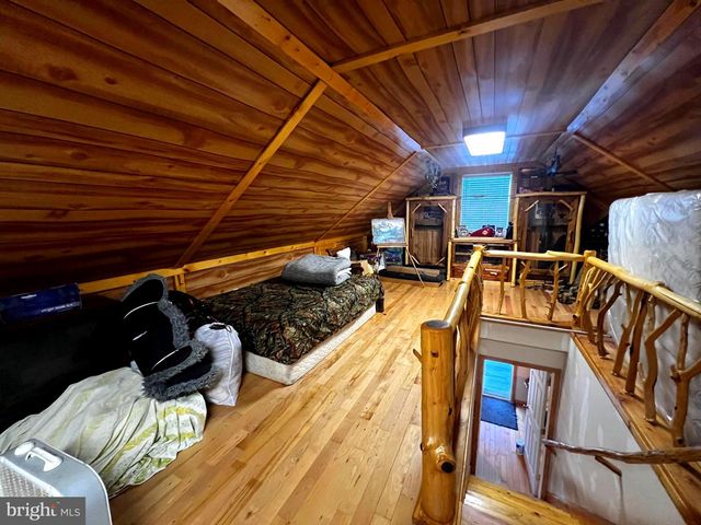 83 HARDWOOD DR, Mathias, WV 26812