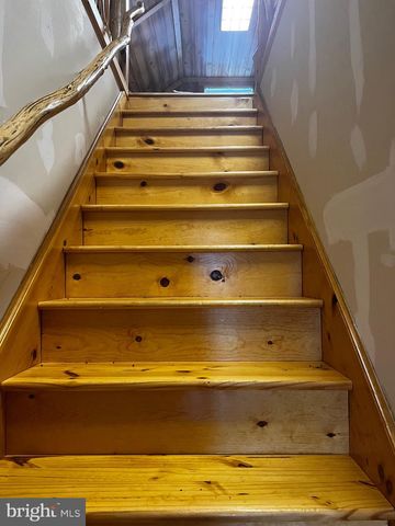 83 HARDWOOD DR, Mathias, WV 26812