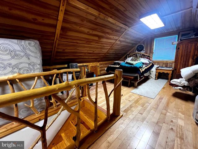 83 HARDWOOD DR, Mathias, WV 26812