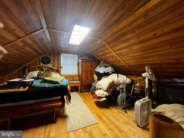 83 HARDWOOD DR, Mathias, WV 26812