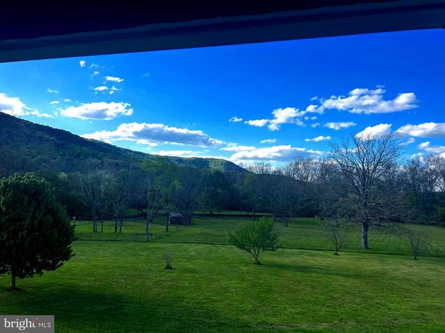 83 HARDWOOD DR, Mathias, WV 26812