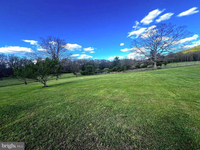 83 HARDWOOD DR, Mathias, WV 26812