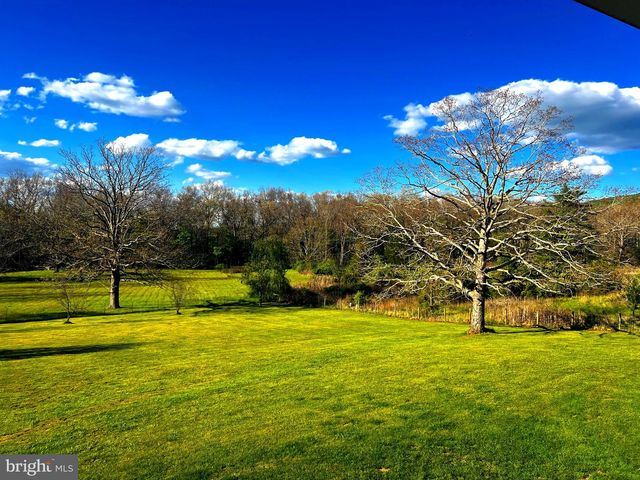 83 HARDWOOD DR, Mathias, WV 26812