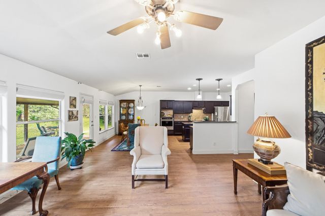 2602 Warren CV, Lago Vista, TX 78645
