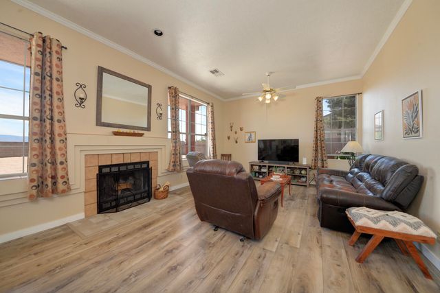 2404 Mosca Road NE, Rio Rancho, NM 87124