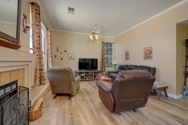 2404 Mosca Road NE, Rio Rancho, NM 87124