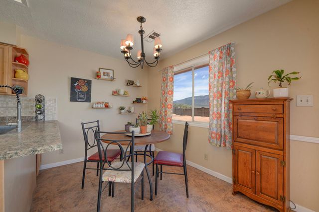 2404 Mosca Road NE, Rio Rancho, NM 87124