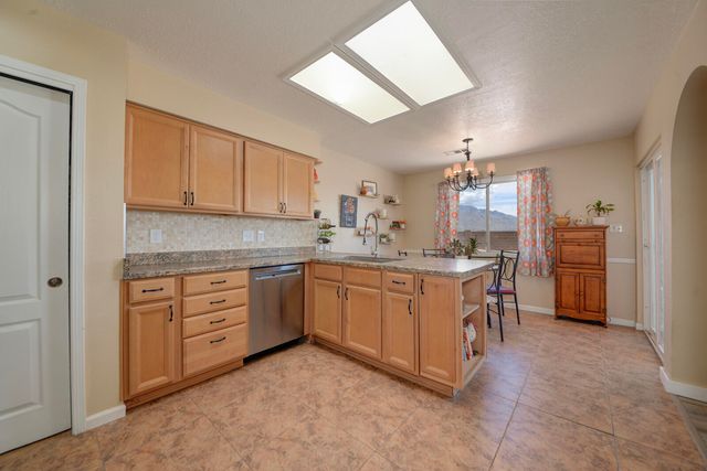 2404 Mosca Road NE, Rio Rancho, NM 87124