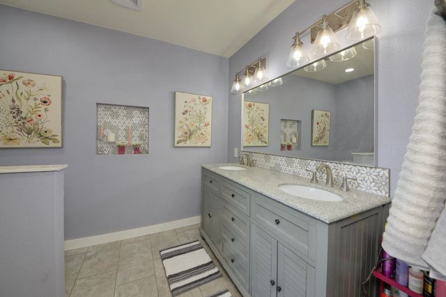 2404 Mosca Road NE, Rio Rancho, NM 87124
