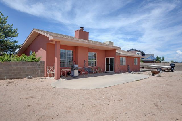 2404 Mosca Road NE, Rio Rancho, NM 87124