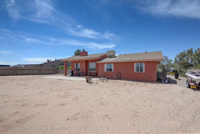 2404 Mosca Road NE, Rio Rancho, NM 87124