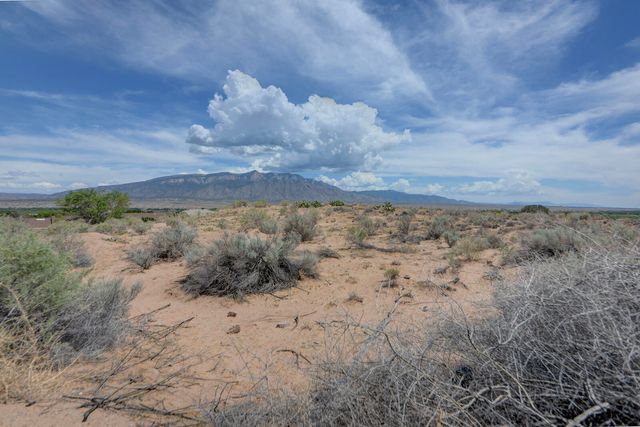 2404 Mosca Road NE, Rio Rancho, NM 87124