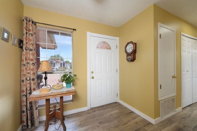 2404 Mosca Road NE, Rio Rancho, NM 87124