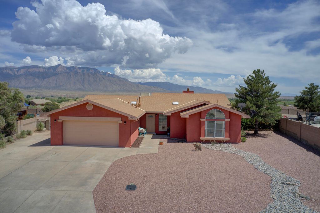 2404 Mosca Road NE, Rio Rancho, NM 87124