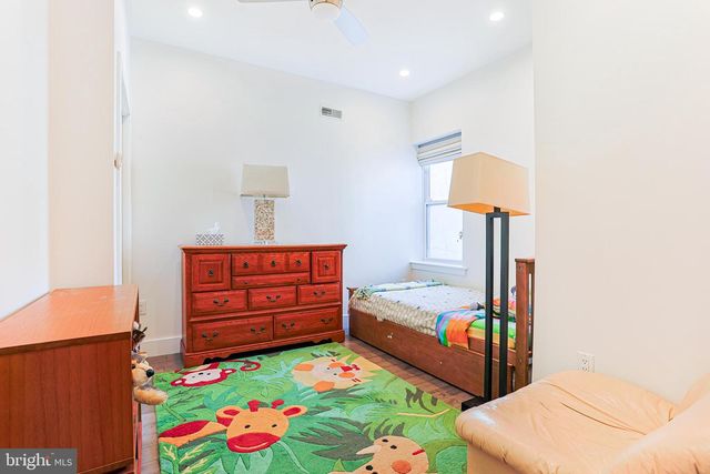 2325 W THOMPSON ST, Philadelphia, PA 19121
