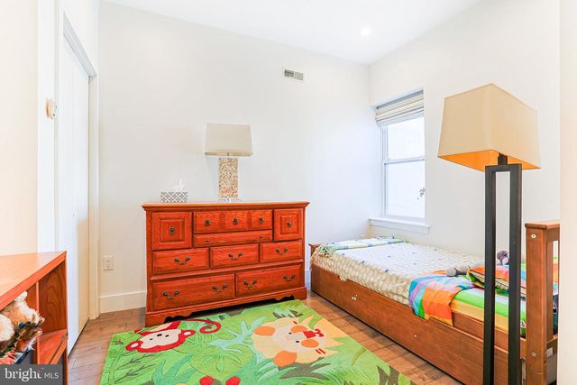 2325 W THOMPSON ST, Philadelphia, PA 19121