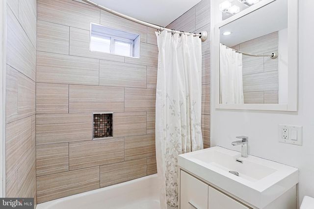 2325 W THOMPSON ST, Philadelphia, PA 19121