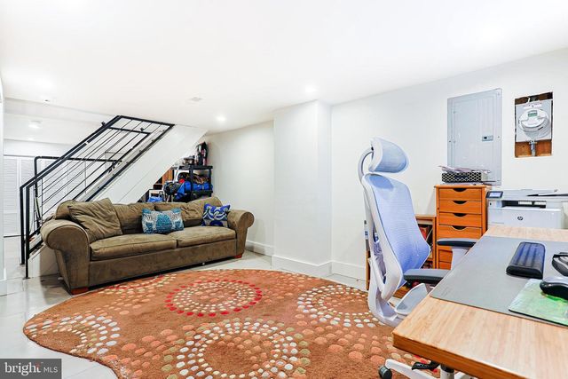 2325 W THOMPSON ST, Philadelphia, PA 19121
