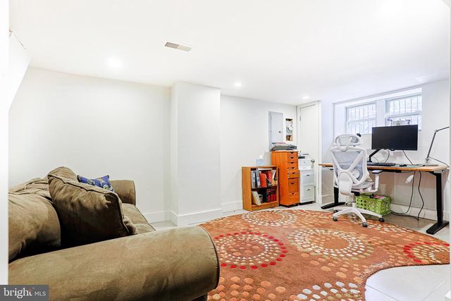 2325 W THOMPSON ST, Philadelphia, PA 19121