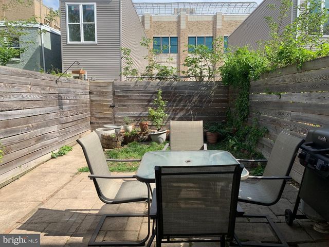 2325 W THOMPSON ST, Philadelphia, PA 19121