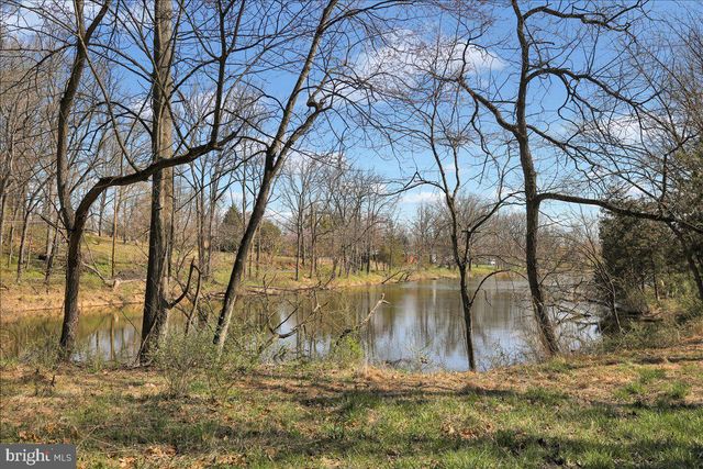 5053 LAKEWOOD DR, Mohnton, PA 19540