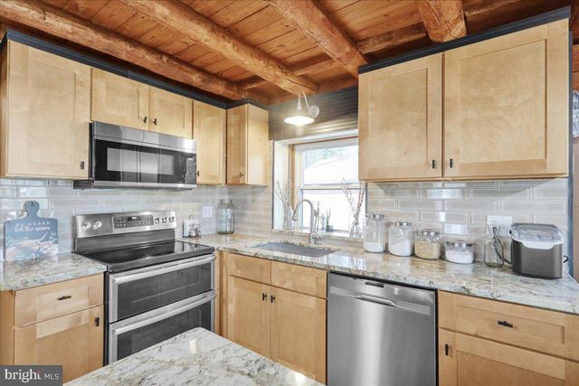 5053 LAKEWOOD DR, Mohnton, PA 19540