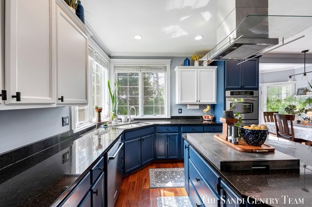 17 Boulder Drive, Norton Shores City, MI 49444