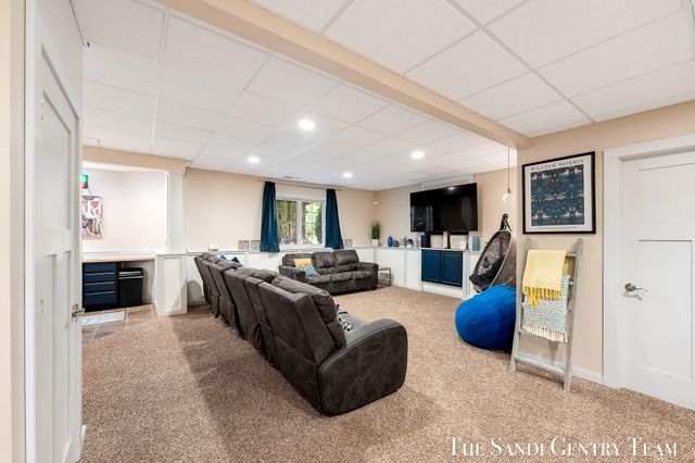 17 Boulder Drive, Norton Shores City, MI 49444
