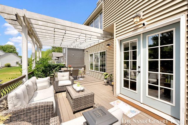 17 Boulder Drive, Norton Shores City, MI 49444