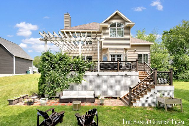 17 Boulder Drive, Norton Shores City, MI 49444