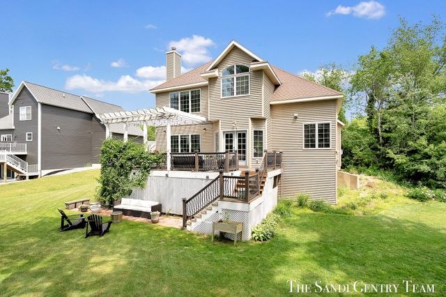 17 Boulder Drive, Norton Shores City, MI 49444