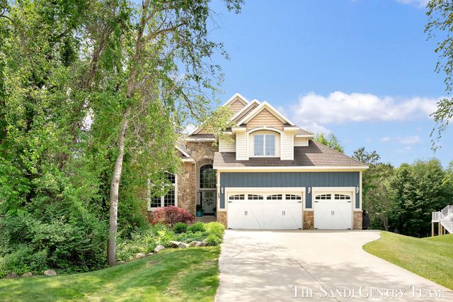 17 Boulder Drive, Norton Shores City, MI 49444