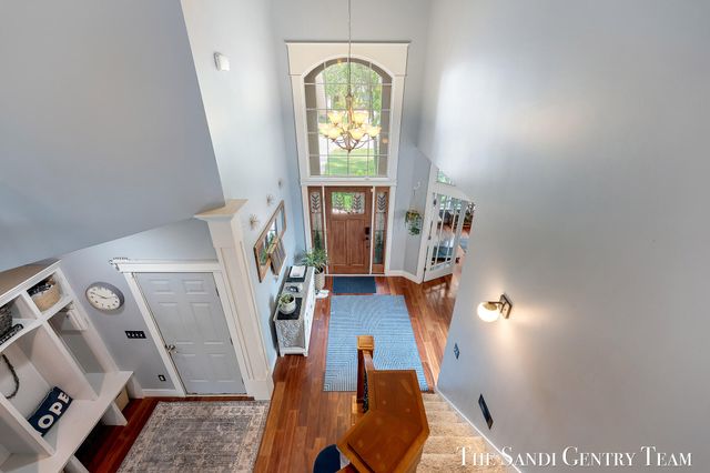 17 Boulder Drive, Norton Shores City, MI 49444