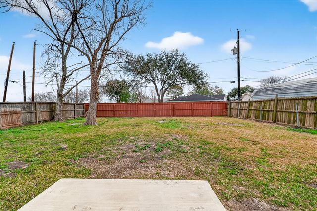 2003 Isla Drive, Pearland, TX 77581